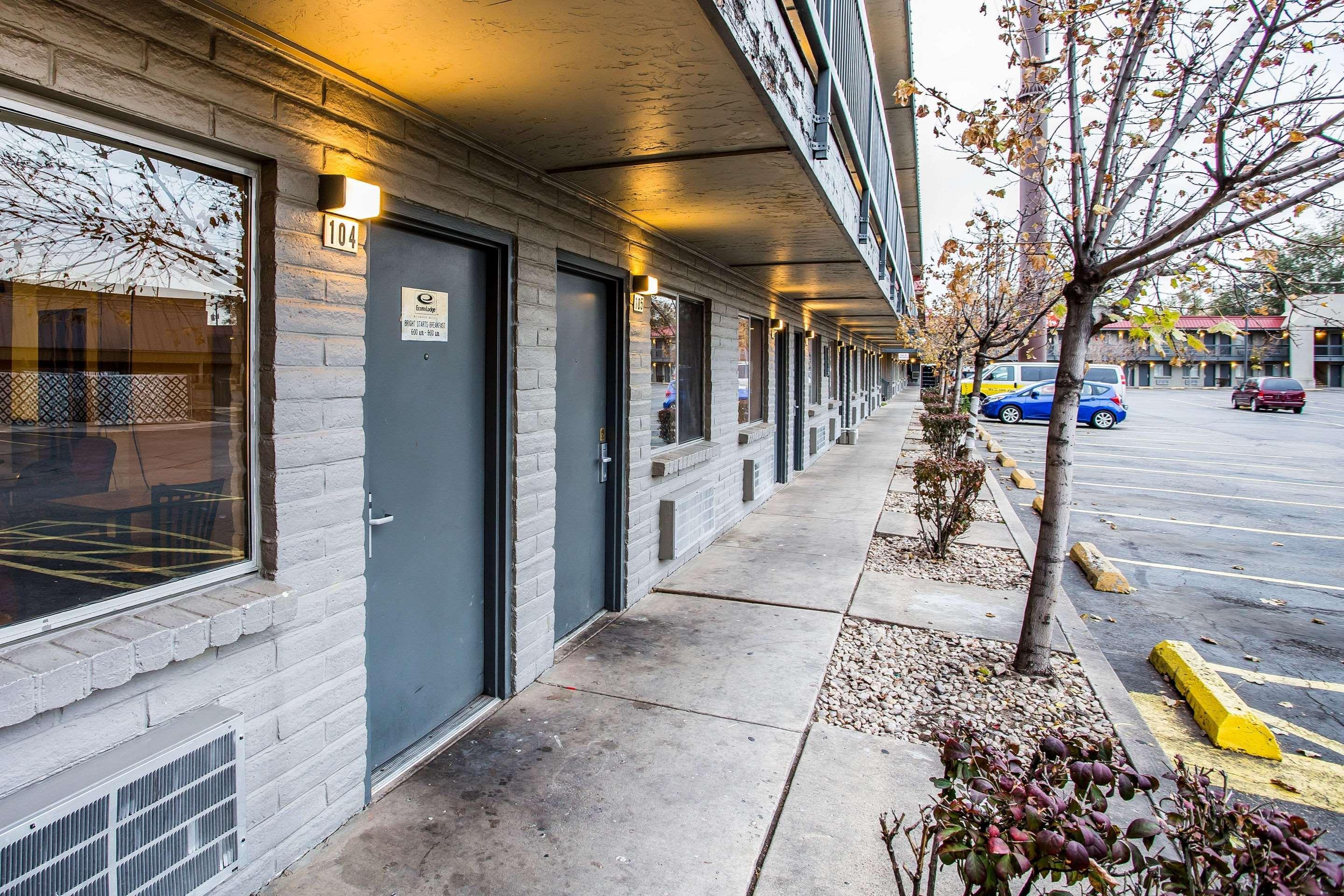 Econo Lodge Downtown Salt Lake City Bagian luar foto